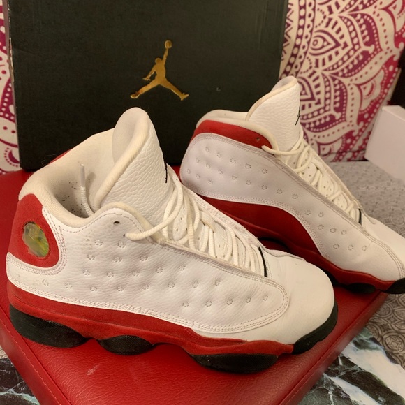 Jordan 13 Retro OG Chicago (2017) - Picture 3 of 7